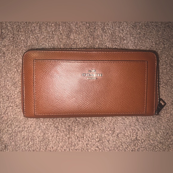 Long zip around coach leather wallet - Picture 1 of 4